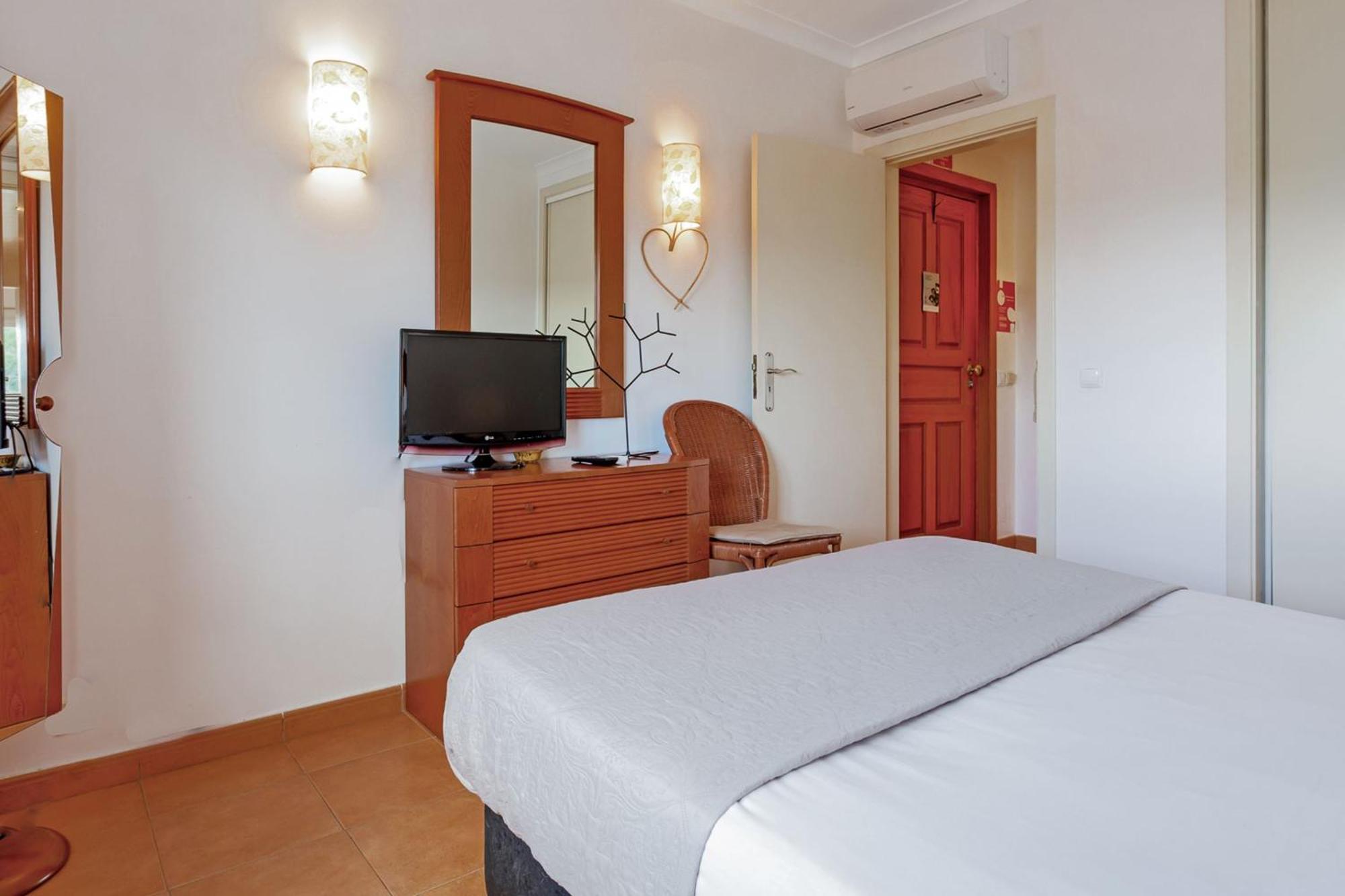 Golden 1 Bdr Flat W/ Balcony & Pool By Lovelystay Cabanas De Tavira Ngoại thất bức ảnh