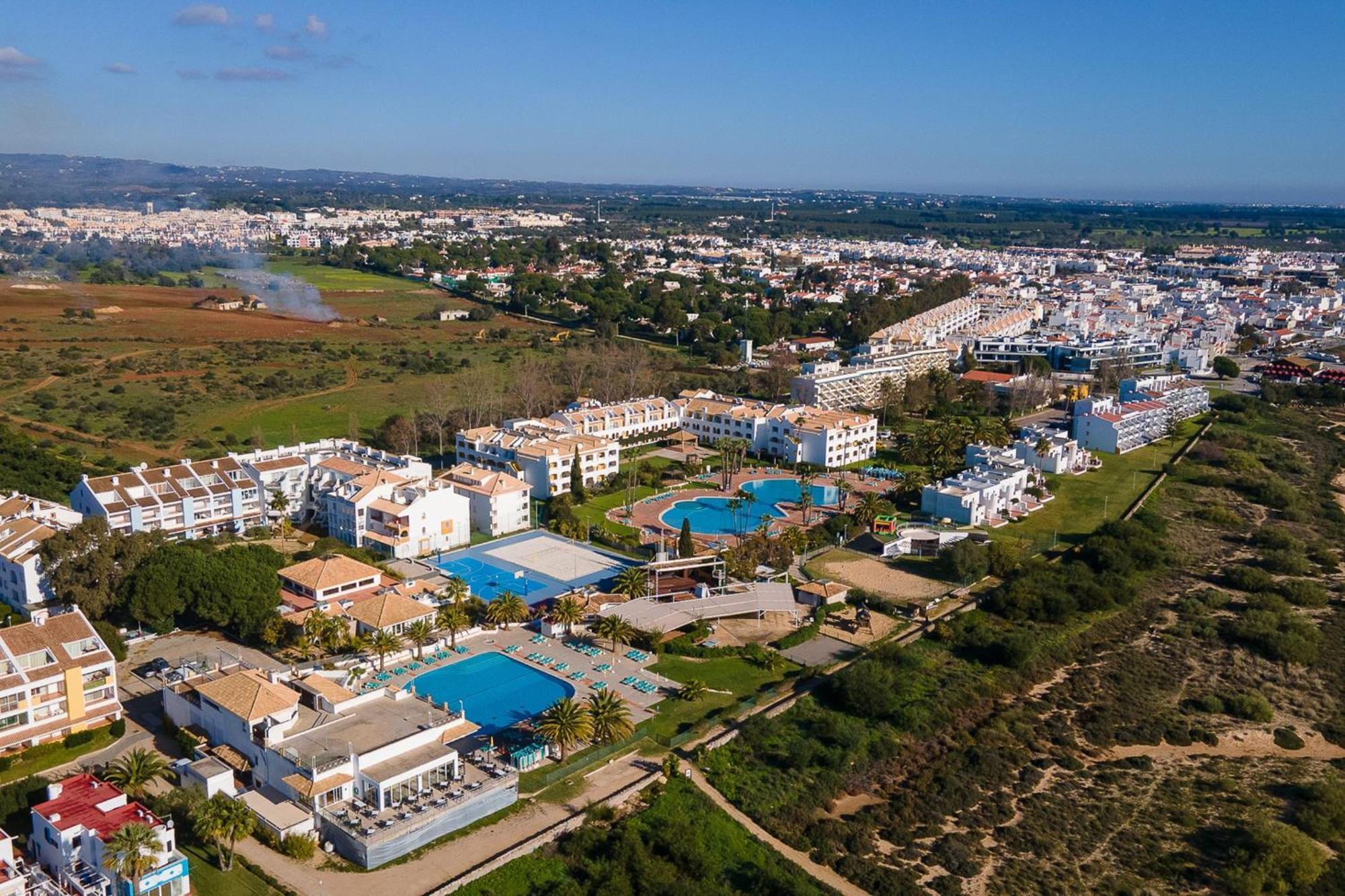 Golden 1 Bdr Flat W/ Balcony & Pool By Lovelystay Cabanas De Tavira Ngoại thất bức ảnh